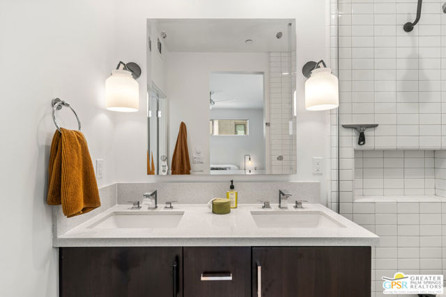 482 Paragon Loop, Palm Springs CA: https://media.crmls.org/mediaz/20205d27-16f4-4157-8aa1-4e7c42e2618c.jpg
