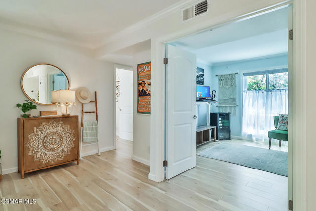 4021 Yankee Drive, Agoura Hills CA: https://media.crmls.org/mediaz/2020f87e-088f-4cae-9614-f13b5c6fb742.jpg