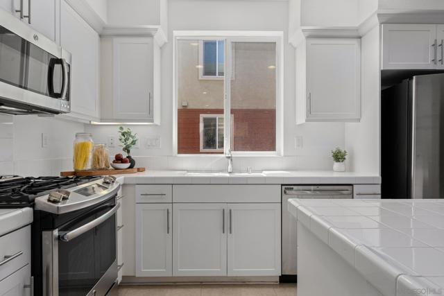 316 Antoni Glen, Escondido CA: https://media.crmls.org/mediaz/20219956-234c-45e7-8d00-c7bbd1088df7.jpg