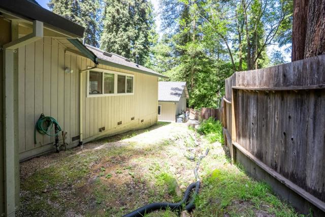 1151 Lakeside Drive, Felton CA: https://media.crmls.org/mediaz/20220a18-9504-4c9d-86cc-3feedb15cf48.jpg