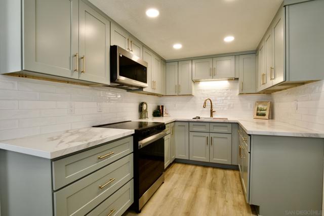 12525 Julian Avenue, Lakeside CA: https://media.crmls.org/mediaz/202230f1-3201-482e-8336-3b37a4149d6f.jpg