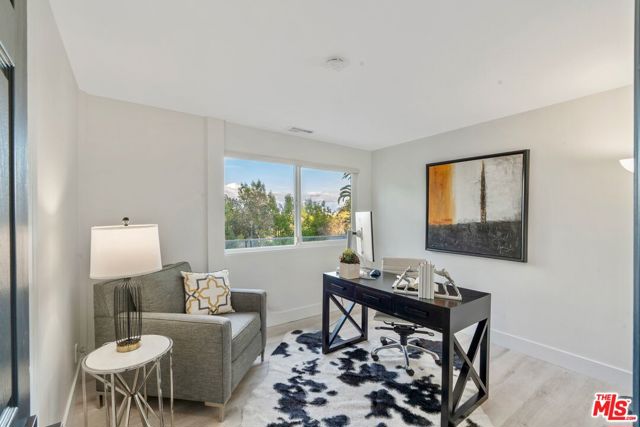 4854 Brewster Drive, Tarzana CA: https://media.crmls.org/mediaz/202235dc-d72f-4214-abcd-3487fba2037c.jpg