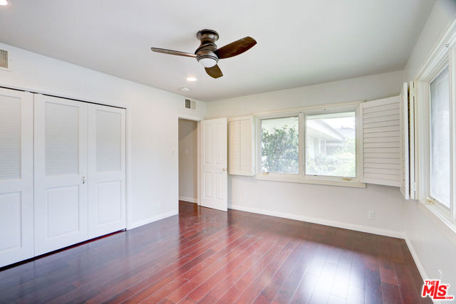 16314 Meadowridge Road, Encino CA: https://media.crmls.org/mediaz/2022fc02-f59b-4feb-be65-0e248a33137a.jpg