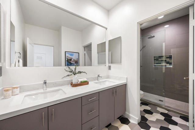 562 Skylar Lane, Palm Springs CA: https://media.crmls.org/mediaz/202313ed-d10e-41a5-a92c-62bea8976ac1.jpg