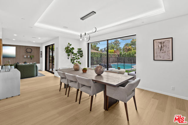 2631 Castle Heights Place, Los Angeles CA: https://media.crmls.org/mediaz/20236679-f05d-4999-9b76-e2dc8f30833b.jpg