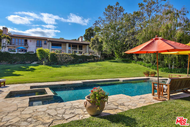 3648 Mcanany Way, Malibu CA: https://media.crmls.org/mediaz/2023a8f2-8bb3-4aeb-be8a-7cf10c67337b.jpg