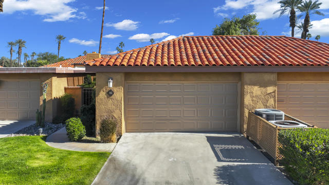 16 Haig Drive, Rancho Mirage CA: https://media.crmls.org/mediaz/2023f210-a4d7-4bd1-b8de-382ad1b5c276.jpg