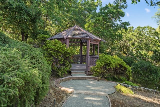 12359 Farr Ranch Road, Saratoga CA: https://media.crmls.org/mediaz/20240e73-1384-44a8-bde1-1866791756f0.jpg