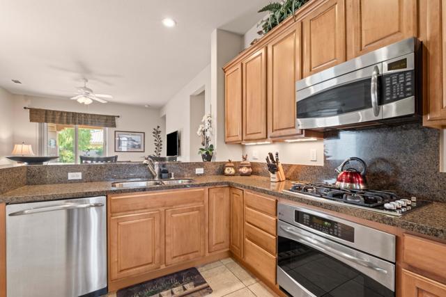 81673 Avenida Alturas, Indio CA: https://media.crmls.org/mediaz/2024377f-df3e-4e8d-8088-4929bba9e080.jpg