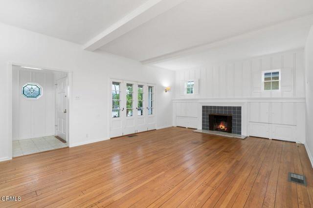 2009 Sierra Place, Glendale CA: https://media.crmls.org/mediaz/2024ec56-4be4-44b3-955c-295d1c0109a2.jpg