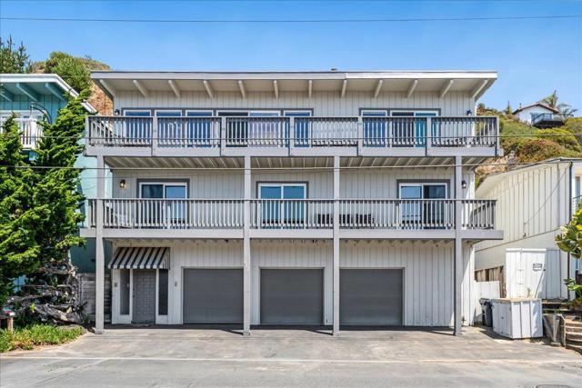 617 Beach Drive, Aptos CA: https://media.crmls.org/mediaz/202566f2-da39-4d5a-b500-0bd770929e2e.jpg