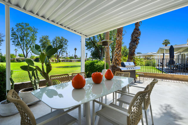 427 Calle Madrigal, Cathedral City CA: https://media.crmls.org/mediaz/20261b74-538c-4a06-9108-46435228e3af.jpg