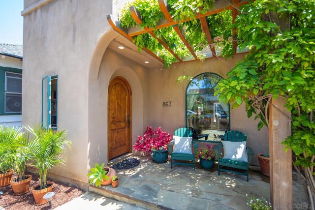 867 E Avenue, Coronado CA: https://media.crmls.org/mediaz/20263083-a70c-4b60-92e5-9f6b6341be41.jpg