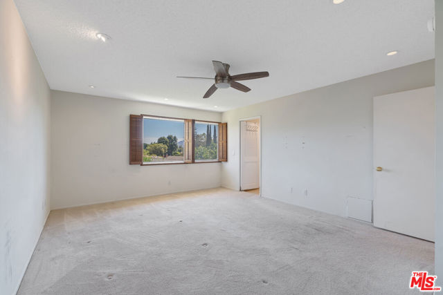 1943 Stonesgate Street, Westlake Village CA: https://media.crmls.org/mediaz/2026ca8e-94fb-4ac8-af60-ab42f1ab32cf.jpg