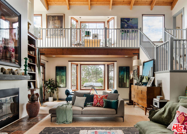 31840 Seafield Drive, Malibu CA: https://media.crmls.org/mediaz/2026dbde-a573-40be-abcf-666f78a8bc06.jpg