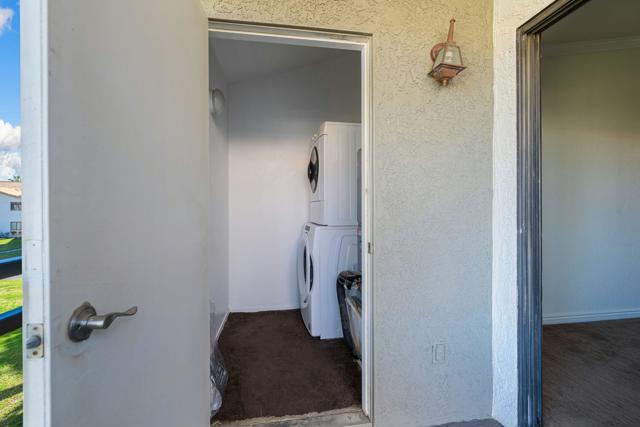 Image 18 of 20 For 78650 Avenue 42  614