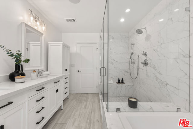 7322 W 91st Street, Los Angeles CA: https://media.crmls.org/mediaz/20274d7c-bdfd-4672-95e8-48f87b8245ed.jpg
