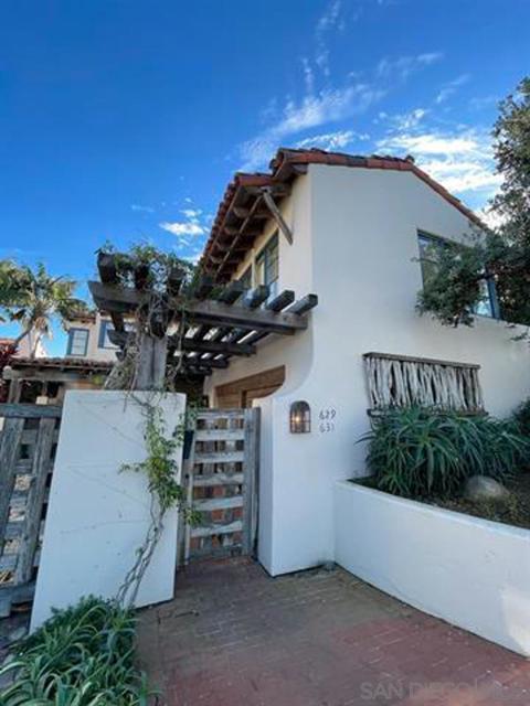 631 Loring, San Diego CA: https://media.crmls.org/mediaz/2027614a-1c33-46c0-b311-6b352b2ad329.jpg