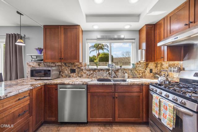 Detail Gallery Image 18 of 48 For 9542 Halifax St, Ventura,  CA 93004 - 5 Beds | 3 Baths