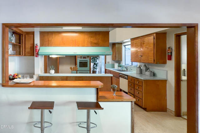 Detail Gallery Image 13 of 57 For 817 E Mountain St, Glendale,  CA 91207 - 5 Beds | 4/1 Baths