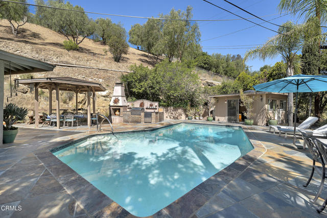 9999 Wornom Avenue, Sunland CA: https://media.crmls.org/mediaz/2028df0f-8d96-4be7-a802-be2314200388.jpg