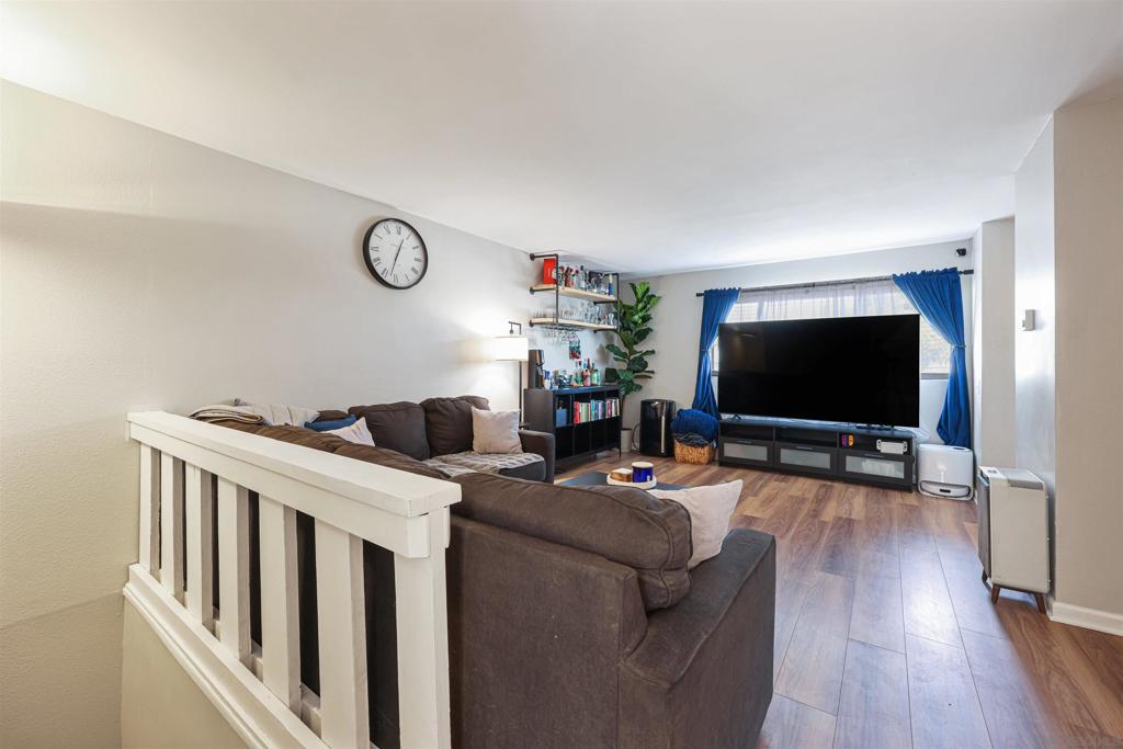 1261 34th St - photo 8
