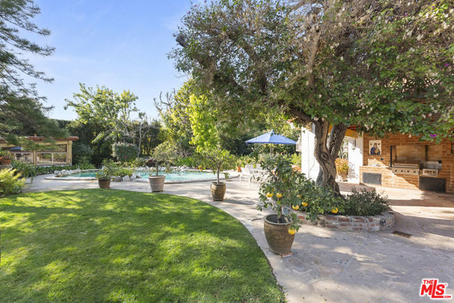 Drew Fenton | 334 N Carmelina Avenue Los Angeles CA | MLS: 7014320