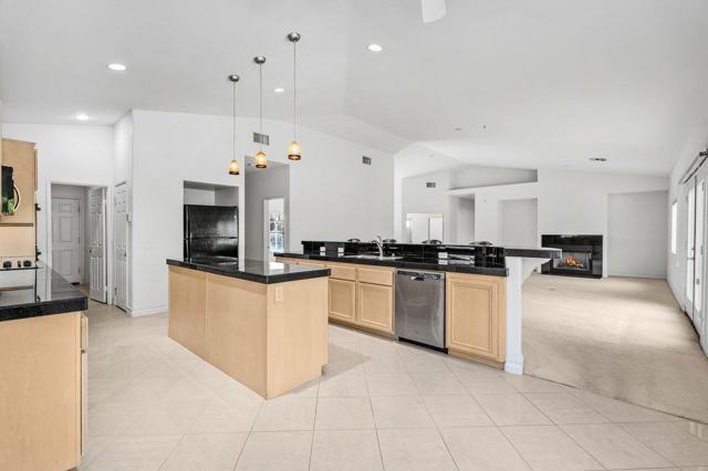 80222 Spanish Bay Drive, Indio CA: https://media.crmls.org/mediaz/2029db74-7c11-48d7-98f1-f5ea0b27ac49.jpg