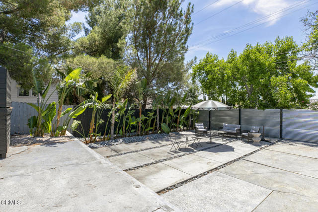Detail Gallery Image 19 of 30 For 10609 Fernglen Ave, Tujunga,  CA 91042 - 2 Beds | 1 Baths