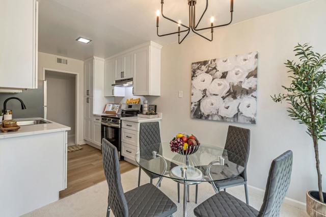 181 Del Medio Avenue, Mountain View CA: https://media.crmls.org/mediaz/202a21ab-5f78-493a-b112-432ce419d948.jpg