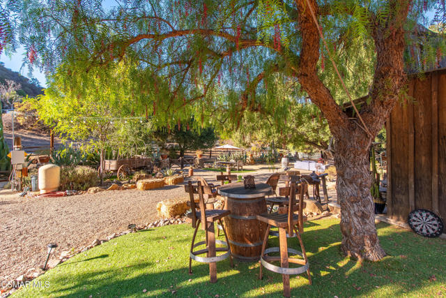 356 E Carlisle Road, Thousand Oaks CA: https://media.crmls.org/mediaz/202a7274-35c6-41ca-a48a-b1e41bdf715a.jpg