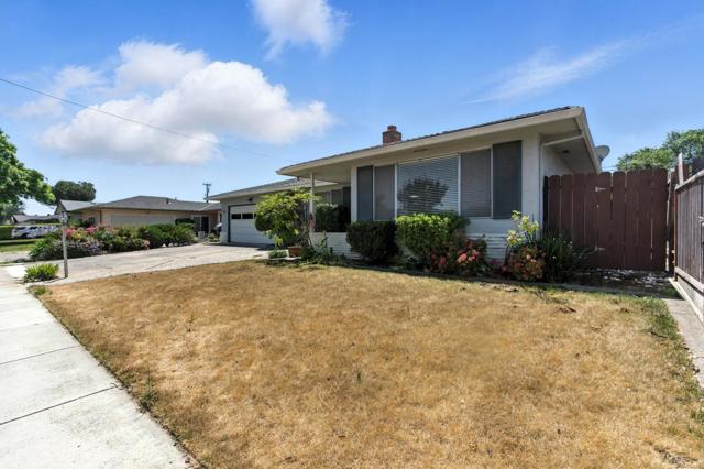 790 Gary Street, Gilroy CA: https://media.crmls.org/mediaz/202b3cb3-86d3-4b98-b2f3-bcd4863569c8.jpg