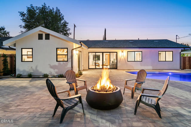 Detail Gallery Image 3 of 50 For 7932 Woodlake Ave, West Hills,  CA 91304 - 4 Beds | 3 Baths