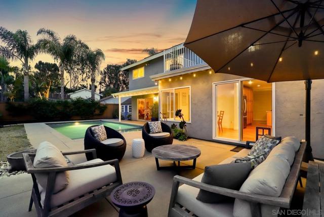 768 Sonrisa Street, Solana Beach CA: https://media.crmls.org/mediaz/202b933a-2015-4645-95ae-d37dd7eeb8c0.jpg