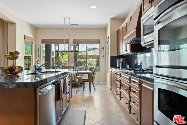 Image 8 of 30 For 78566 Blackstone Court