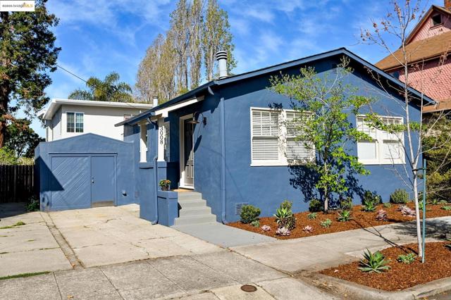 3008 Deakin St, Berkeley CA: https://media.crmls.org/mediaz/202f69d3-b0f3-4305-86b2-d2035f4b3328.jpg
