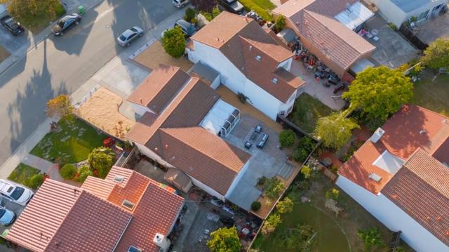 33041 Calistoga Street, Union City CA: https://media.crmls.org/mediaz/202f9294-e9d6-4105-b88a-b312b427c58c.jpg