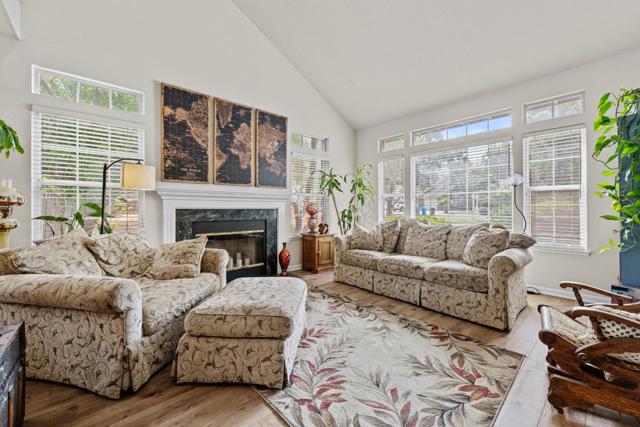 441 Tierra Del Sol, Hollister CA: https://media.crmls.org/mediaz/202f9660-0a9c-4d80-8f01-f21241a75629.jpg