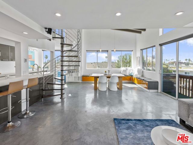 100 South VENICE Boulevard, 9 photo 4