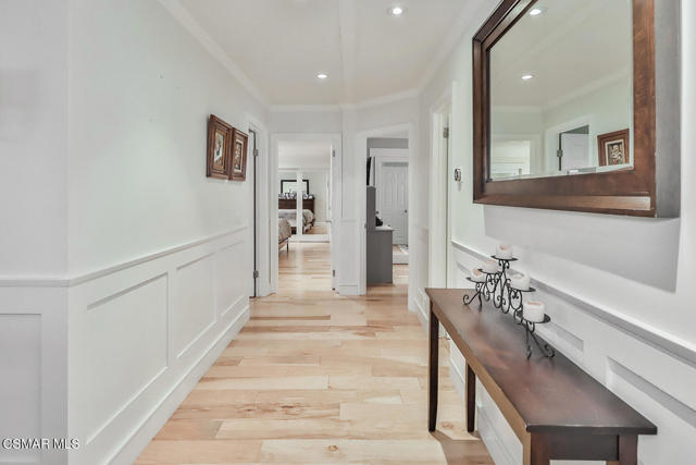 90 Sherwood Drive, Westlake Village CA: https://media.crmls.org/mediaz/2031531f-e62f-4f11-96a2-25abf2929551.jpg