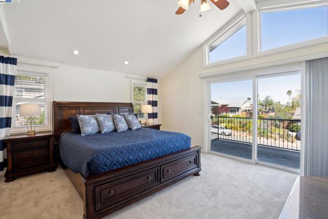 367 Mt Washington Way, Clayton CA: https://media.crmls.org/mediaz/2031bdfb-3761-4219-b355-a3e083cc7cff.jpg
