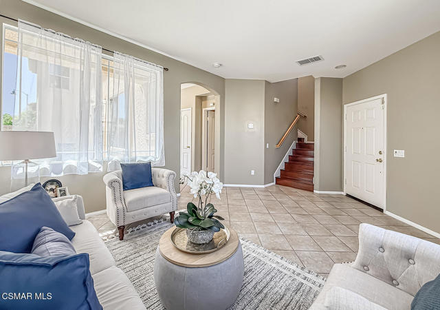 2511 Aurora Lane, Simi Valley CA: https://media.crmls.org/mediaz/20320a7d-22a7-4192-bb7c-25b465f1de77.jpg