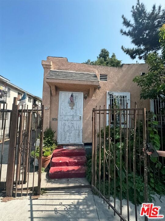 8110 Main Street, Los Angeles, California 90003, ,Multi-Family,For Sale,Main,24446745