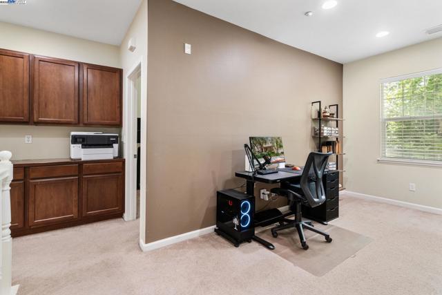 161 W Luna Loca Ln, Mountain House CA: https://media.crmls.org/mediaz/20328887-8fa8-4c23-a0b5-8268e1300483.jpg