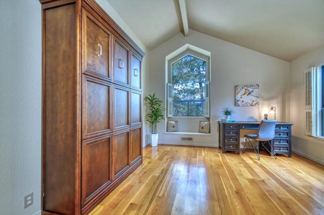 925 Skyward Drive, Aptos CA: https://media.crmls.org/mediaz/2032a1d1-3ca7-4ba0-9375-e7e51f8a36a5.jpg