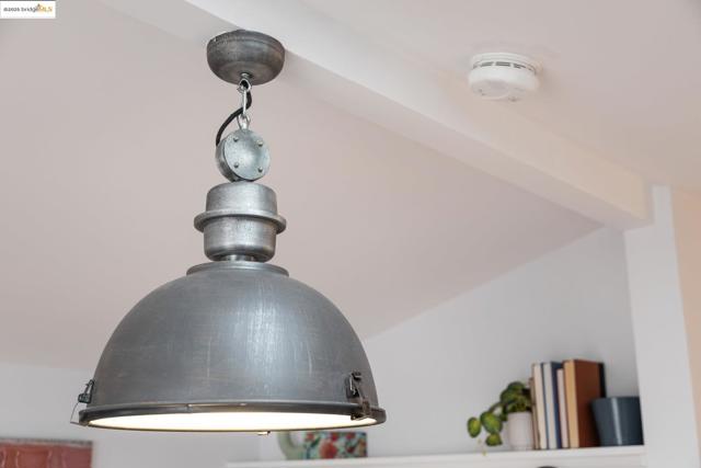 2941 Madeline St, Oakland CA: https://media.crmls.org/mediaz/2032ce0f-91bb-4637-bc45-9a150e1e369c.jpg