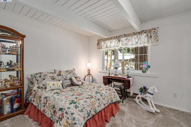 Image 21 of 42 For 23875 Marshall Way