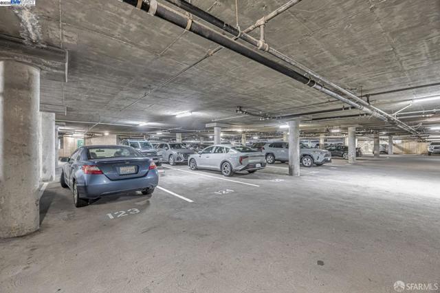 320 Peninsula Ave, San Mateo CA: https://media.crmls.org/mediaz/2033913a-9449-4a73-a3bc-e4332ac45816.jpg