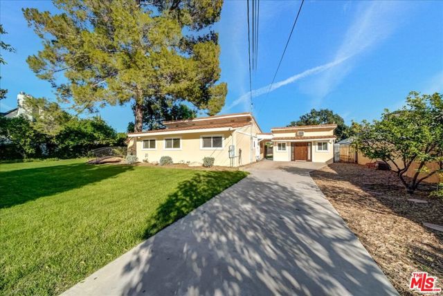 9844 Noble Avenue photo 4