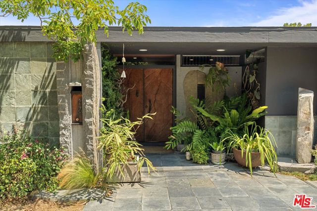 6190 Temple Hill Drive, Los Angeles CA: https://media.crmls.org/mediaz/2033f667-dad2-4c11-b477-de7dc53fda90.jpg